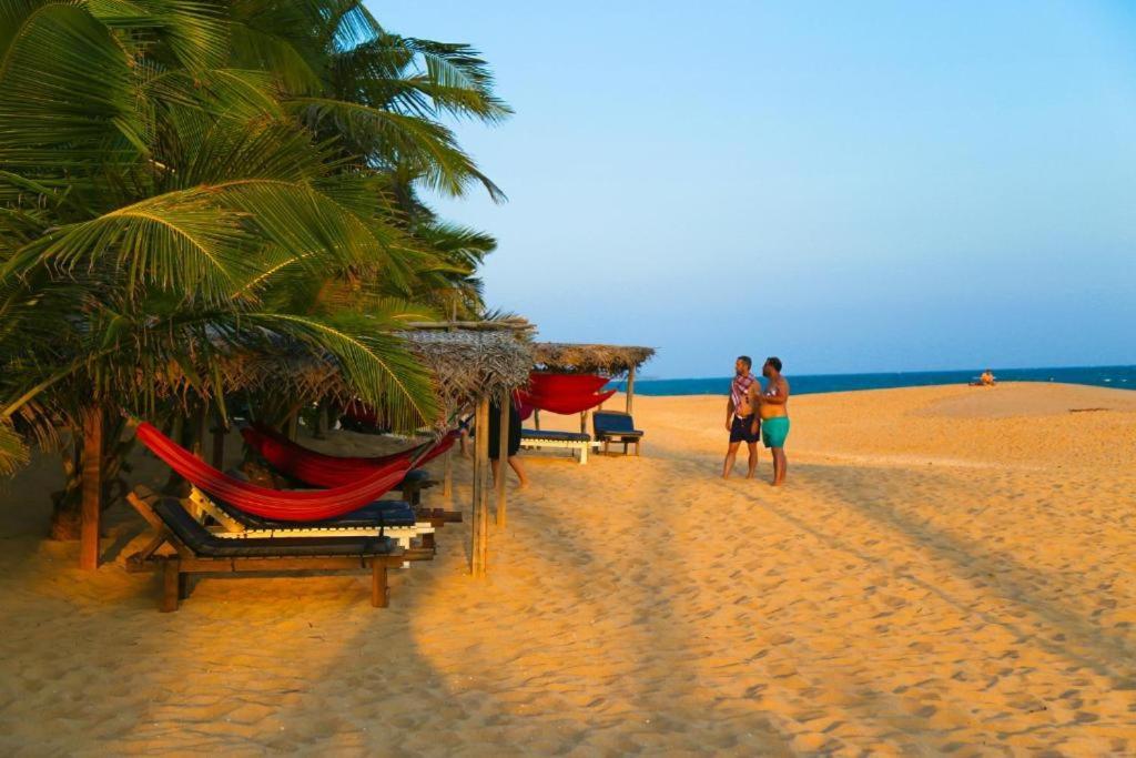Marakolliya Beach Resort Tangalle Kültér fotó